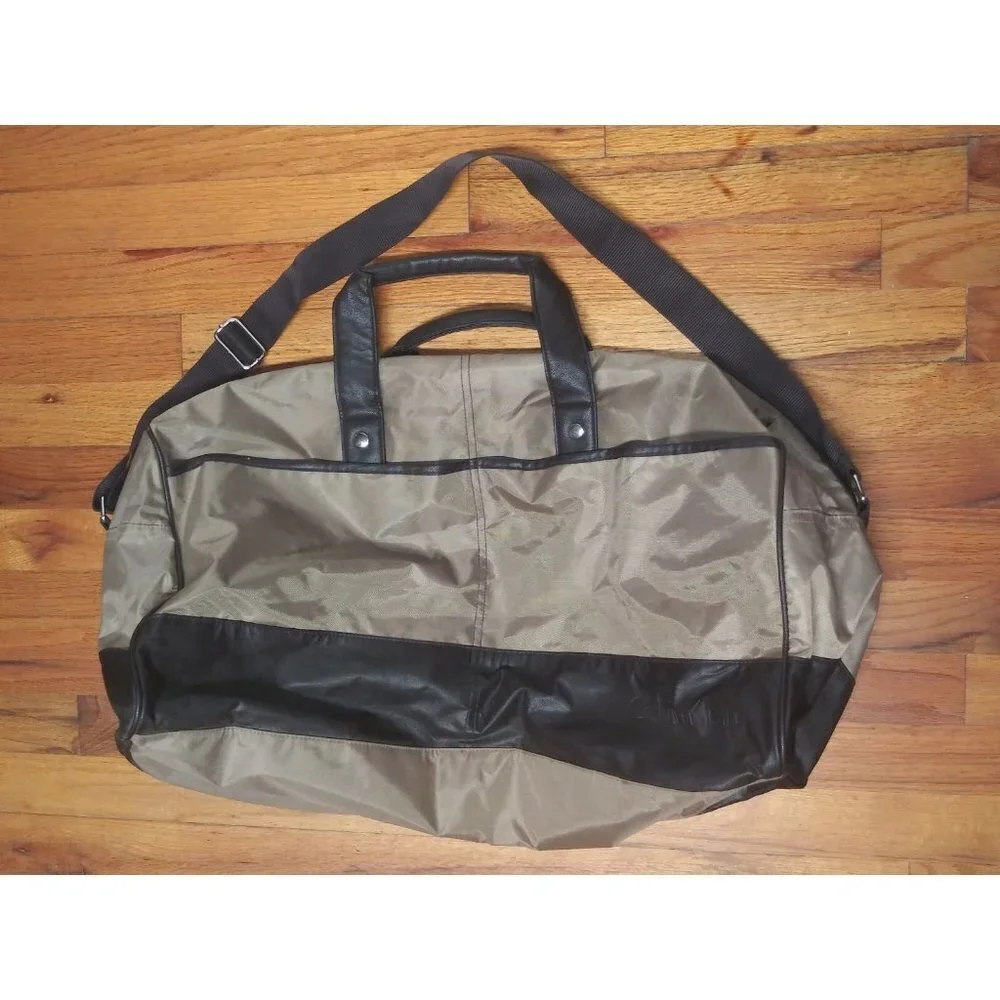 Calvin Klein Duffle Duffel Bag beige brown Weekend Gym Flight Travel 21.5